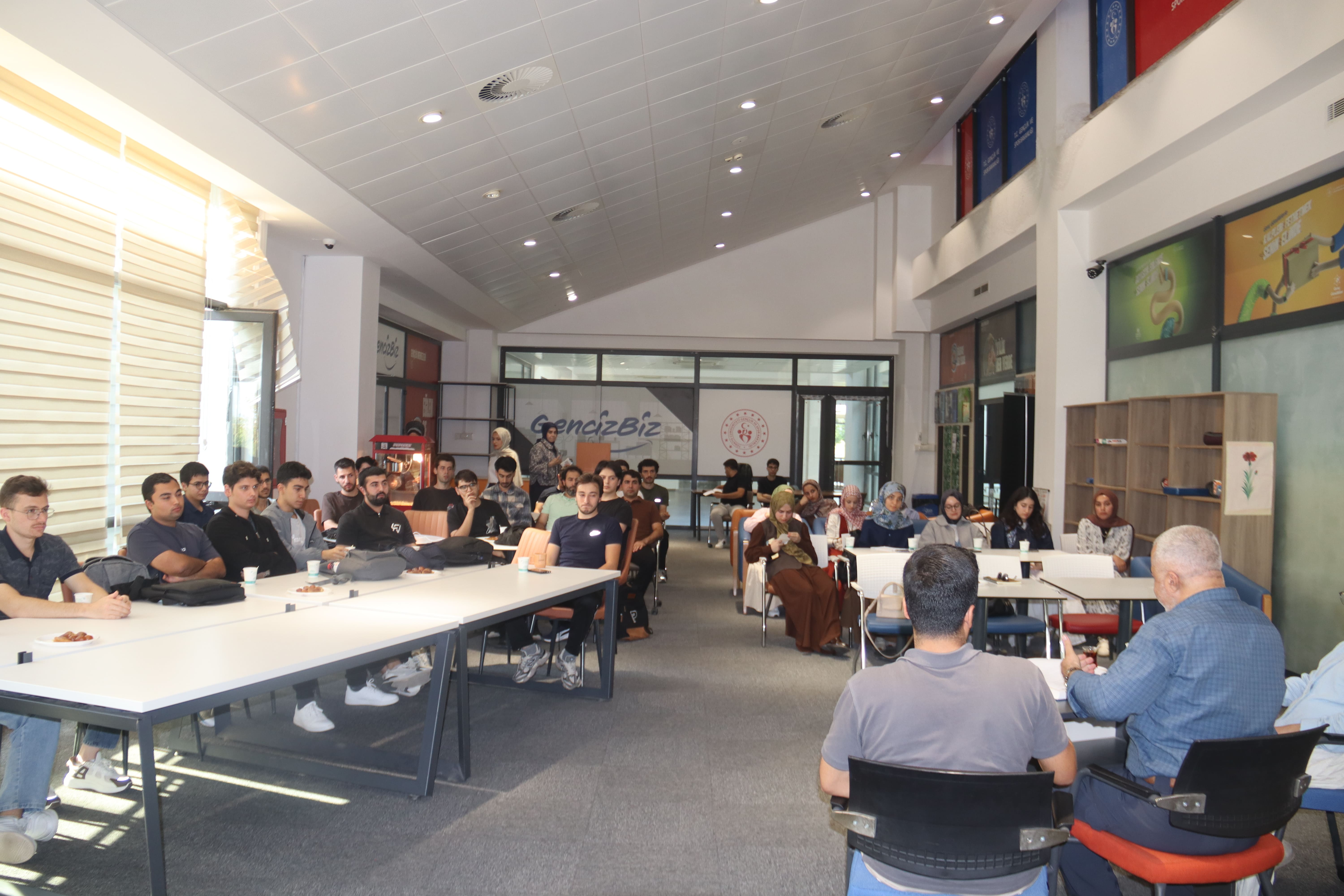 “Kur’an-ı Kerim’in Gölgesinde Modern İnsan: Paradigmadan Paragon’a” Söyleşisi Gerçekleştirildi