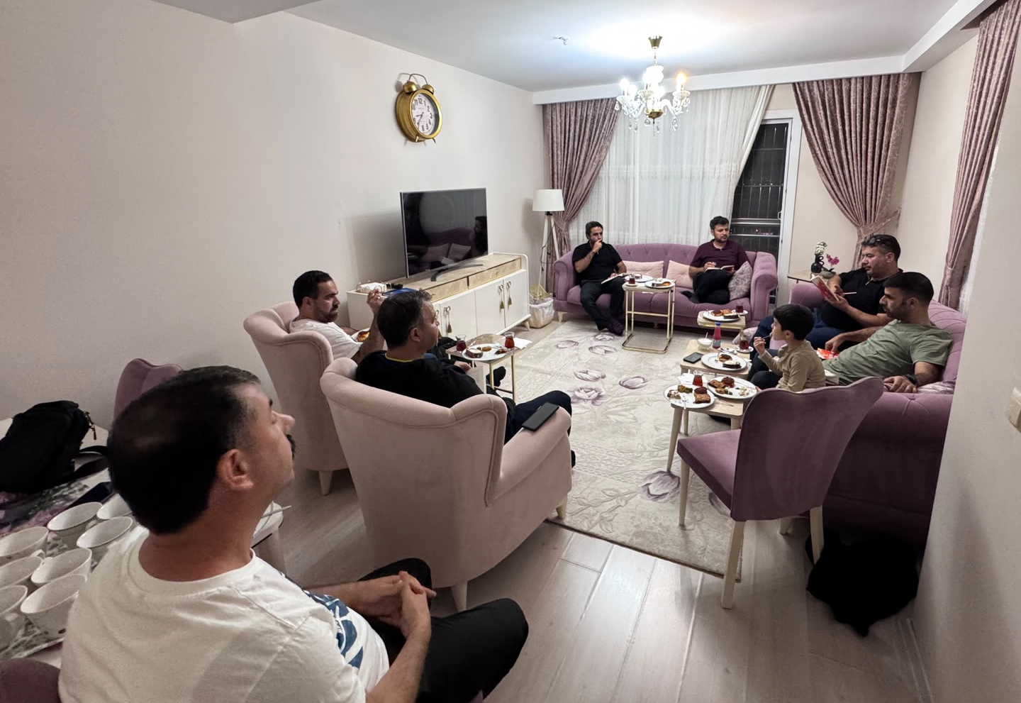 Ülfet Muhabbet Öğretmen Grubunda Kitap Tahlili Programı Gerçekleştirildi