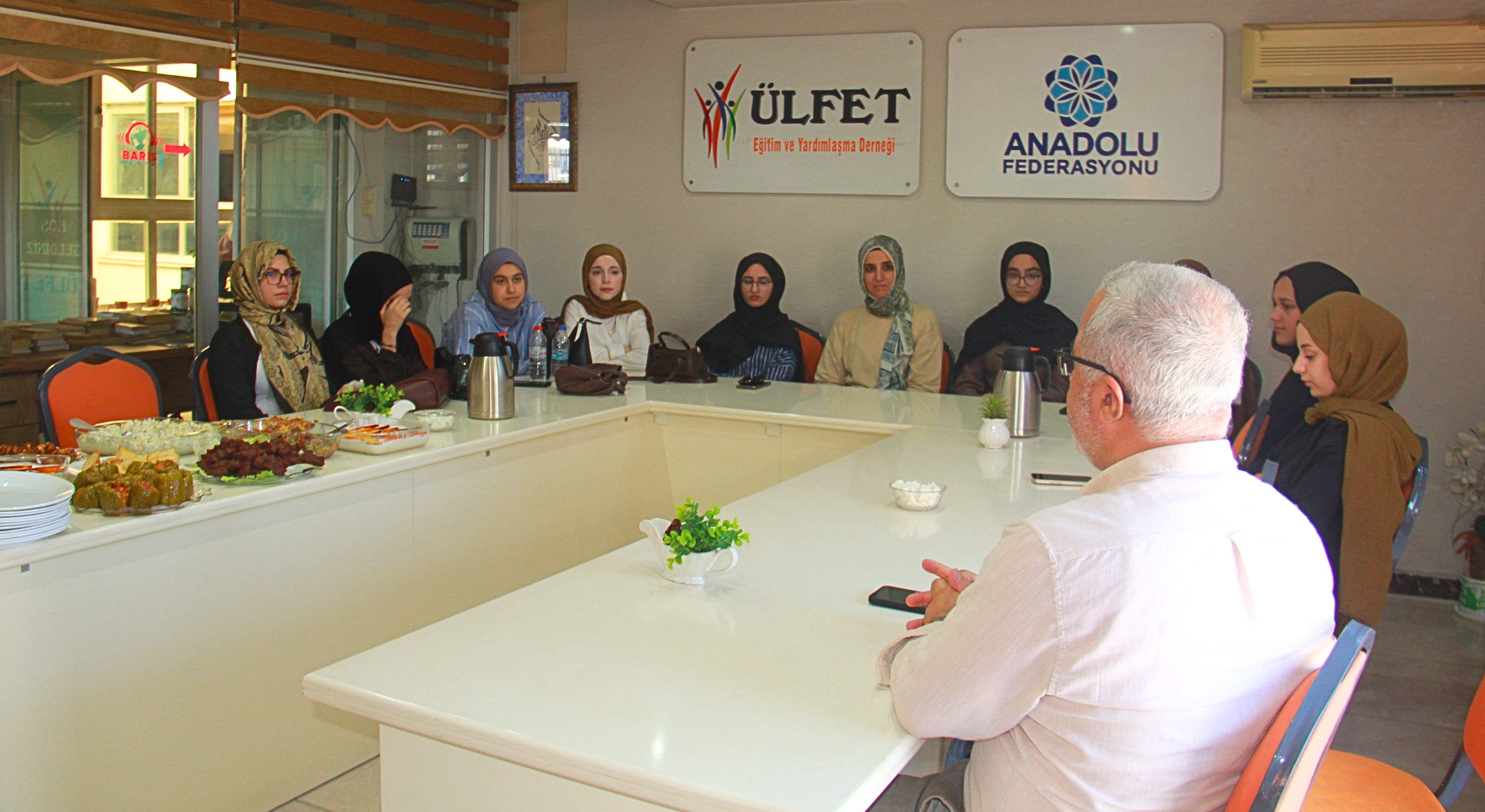Ülfet Derneği'nde  Üniversiteyi Kazanan Öğrenciler İçin Anlamlı Buluşma